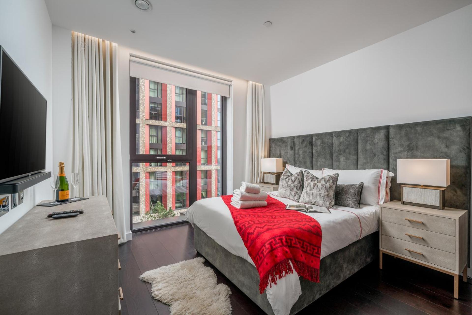Riverfront Retreat In 2 Bed 2 Bath