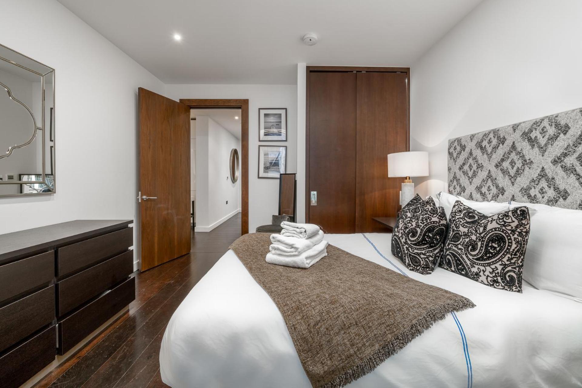 Riverfront Retreat In 2 Bed 2 Bath Appartamento