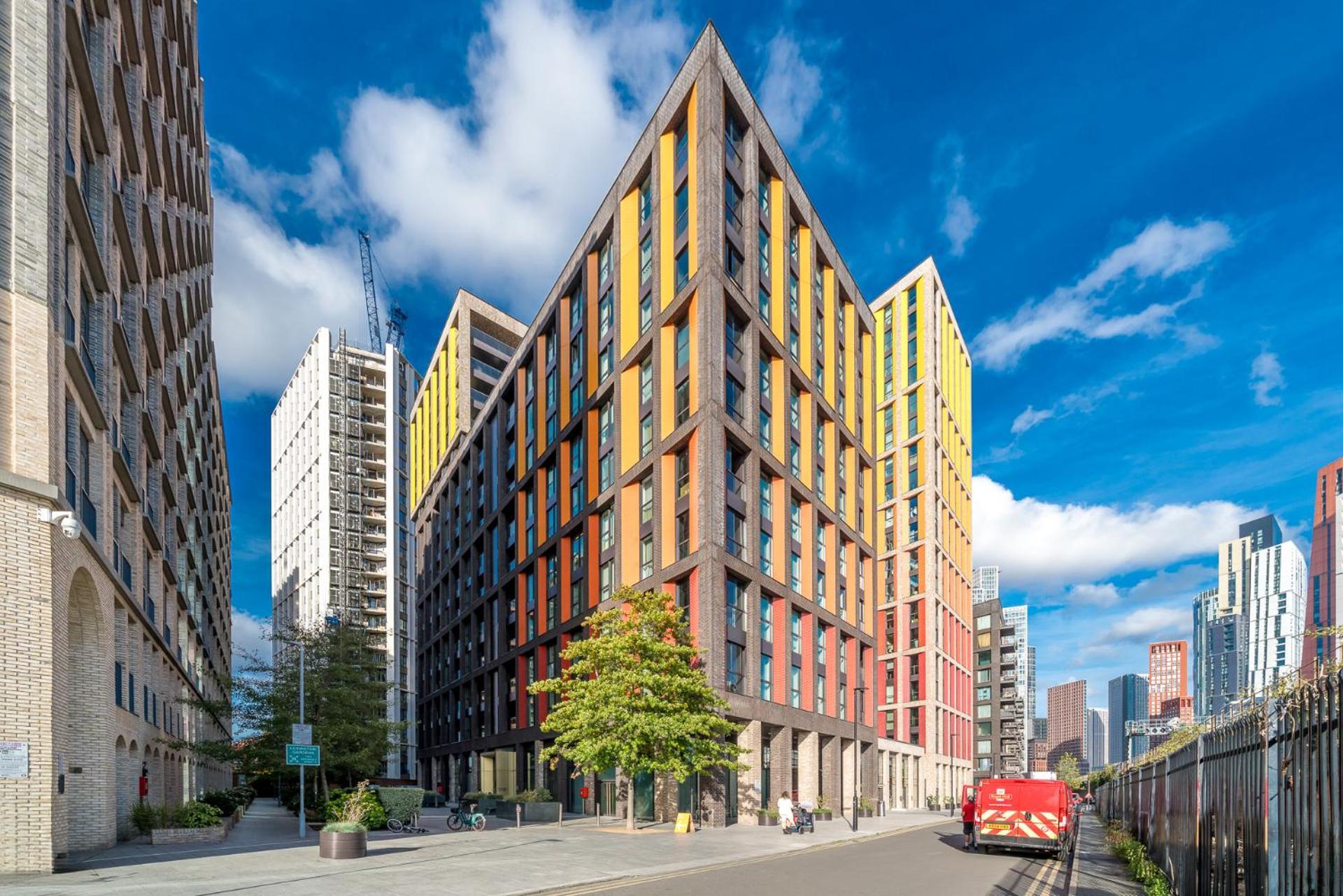 Riverfront Retreat In 2 Bed 2 Bath Appartamento Londra