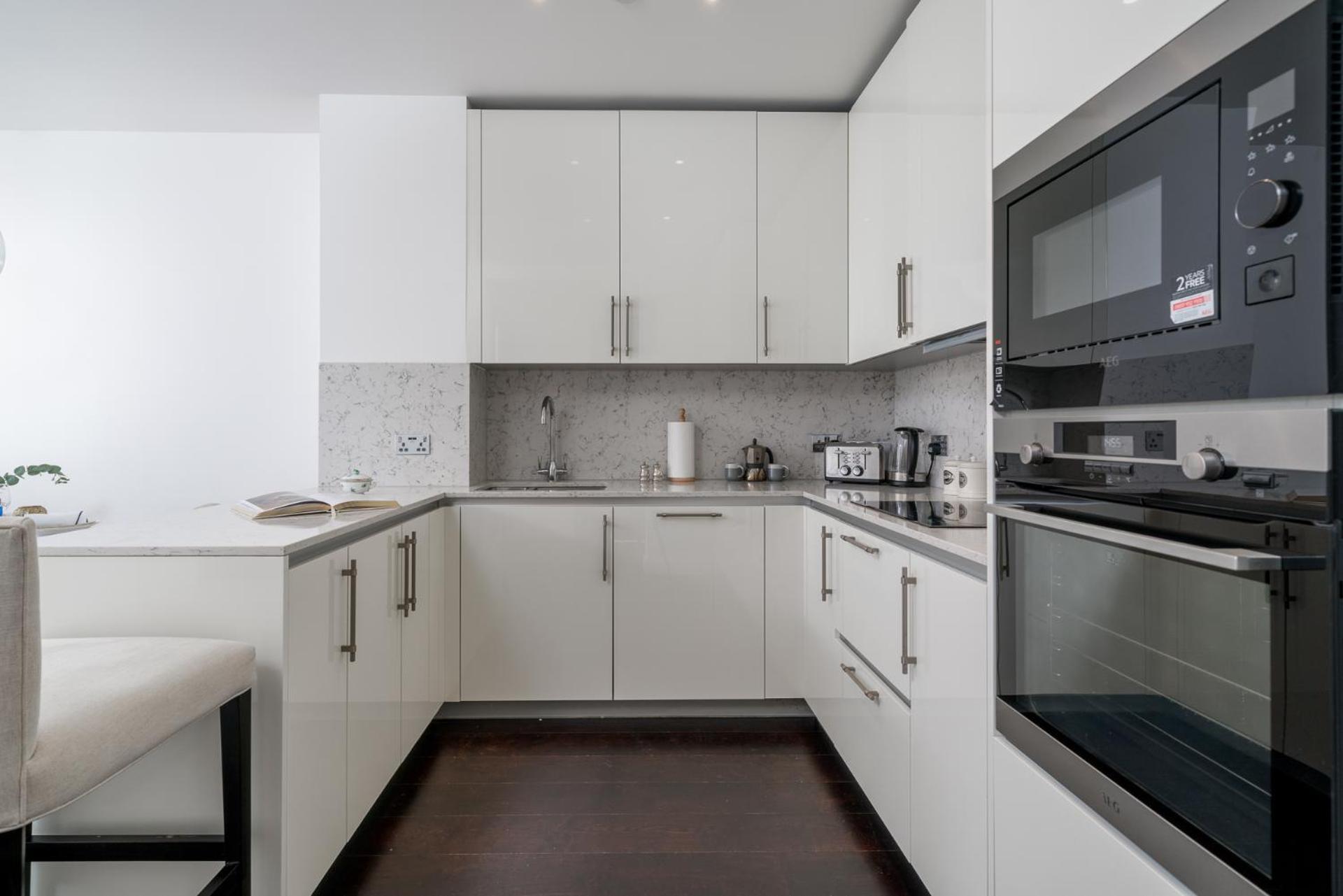 Riverfront Retreat In 2 Bed 2 Bath Appartamento